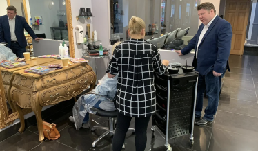 Dean Russell MP Visits Lory Pace Salon as part of his ‘Put Dean On Your Team’ Initiative