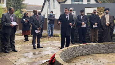 Dean Russell MP Lays Wreaths at Watford Remembrance Day Services