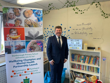 Dean Russell MP visits Stanborough Primary School to mark Children’s Mental Health Week.