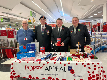 Dean Russell joins Poppy Appeal volunteers